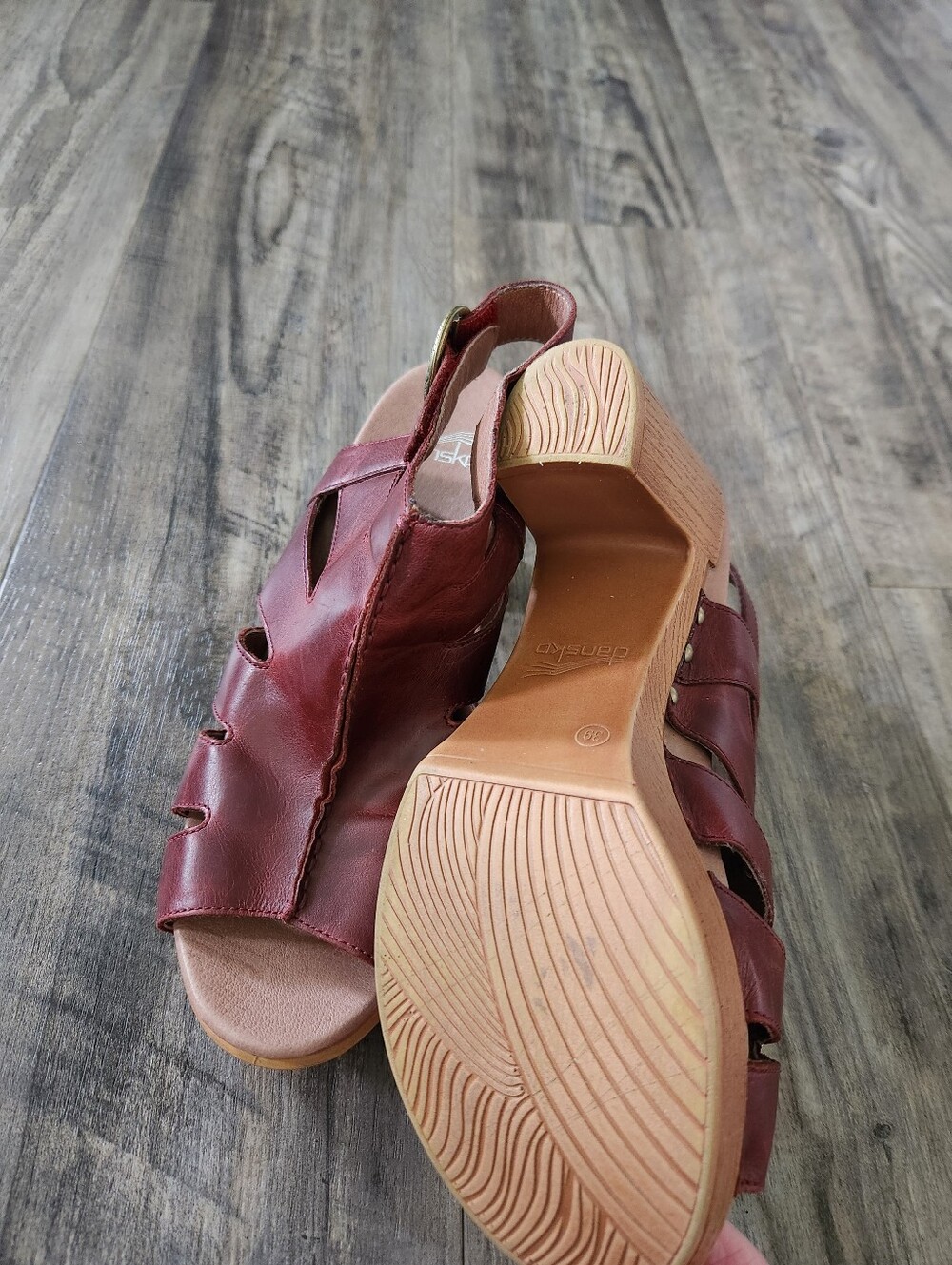 Dansko Demetra Ruby Nubuck Leather Sandals Size 39 US 8.5 - Picture 9 of 11